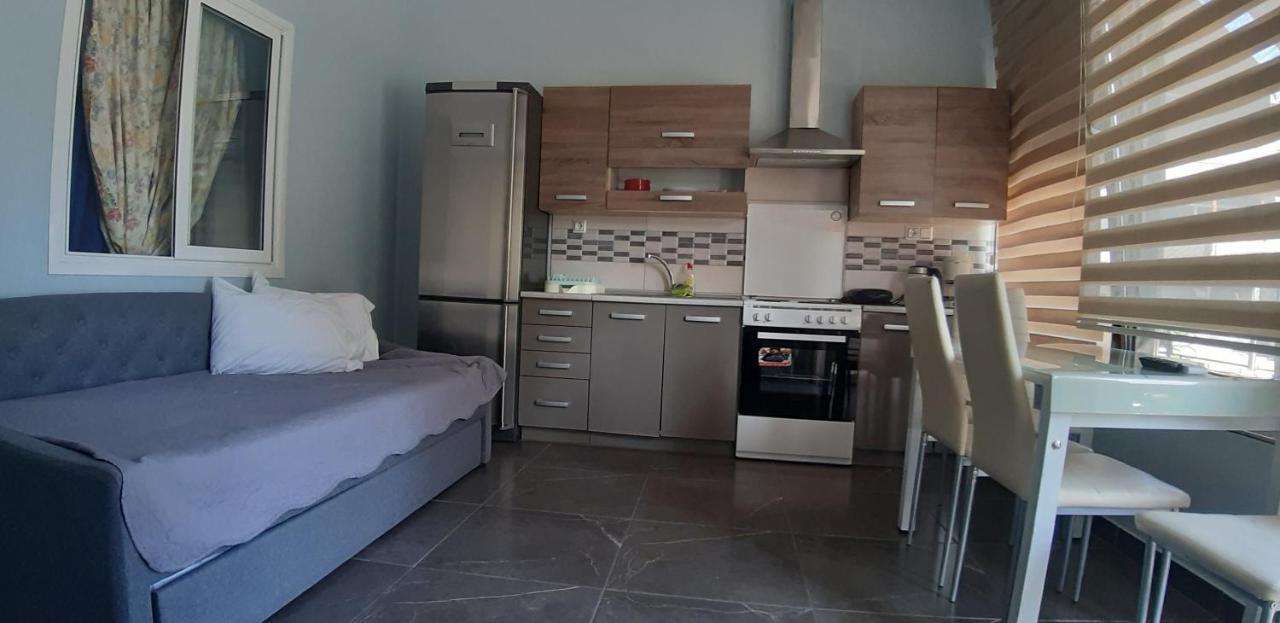 Soula'S Sunshine Apartments Nea Karvali Esterno foto